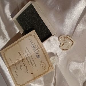 The Lenox peaceful heart pin ivory find China and embellish 24 karat gold